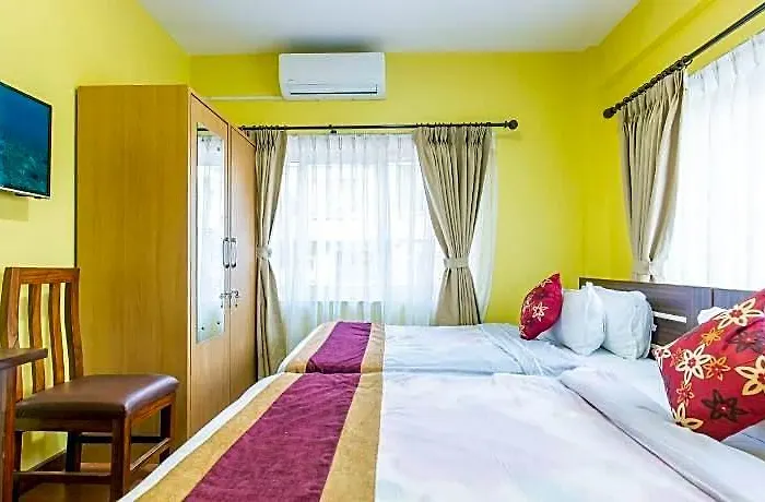 Отель Deepjyoti 5*
